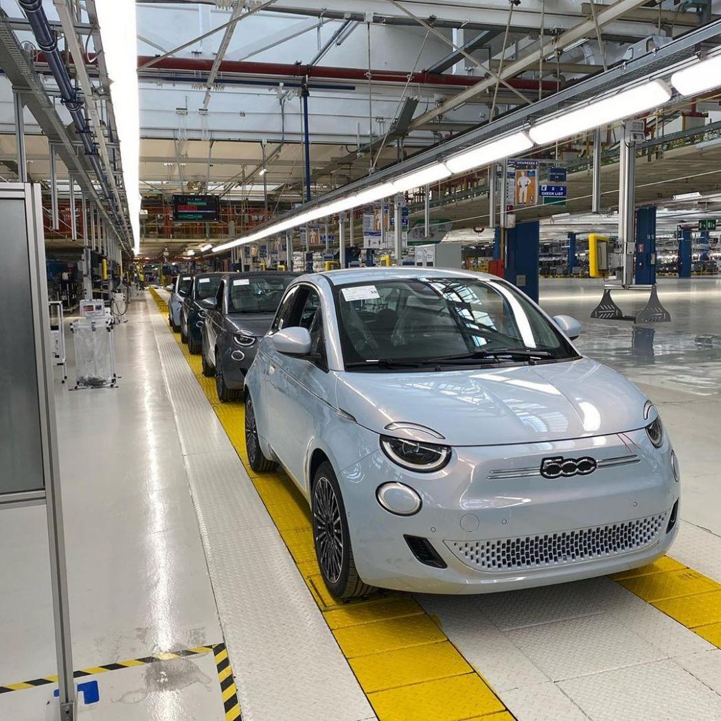 Fiat 500E 2020 - linea di montaggio (2).jpg
