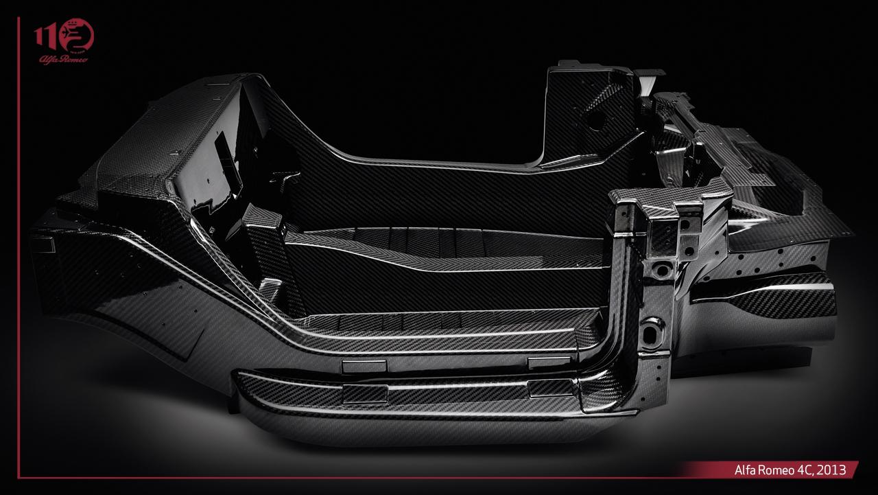 Alfa-Romeo-4C-(2013)_2.jpg.c9761364fa9972602fce72fa2ed7c3f8.jpg