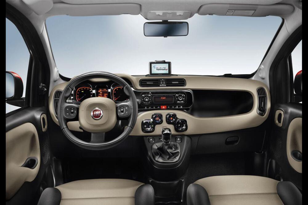 fiat-panda-interni-4.jpg.dbb529d0f2602aba5d6cec0586729b55.jpg
