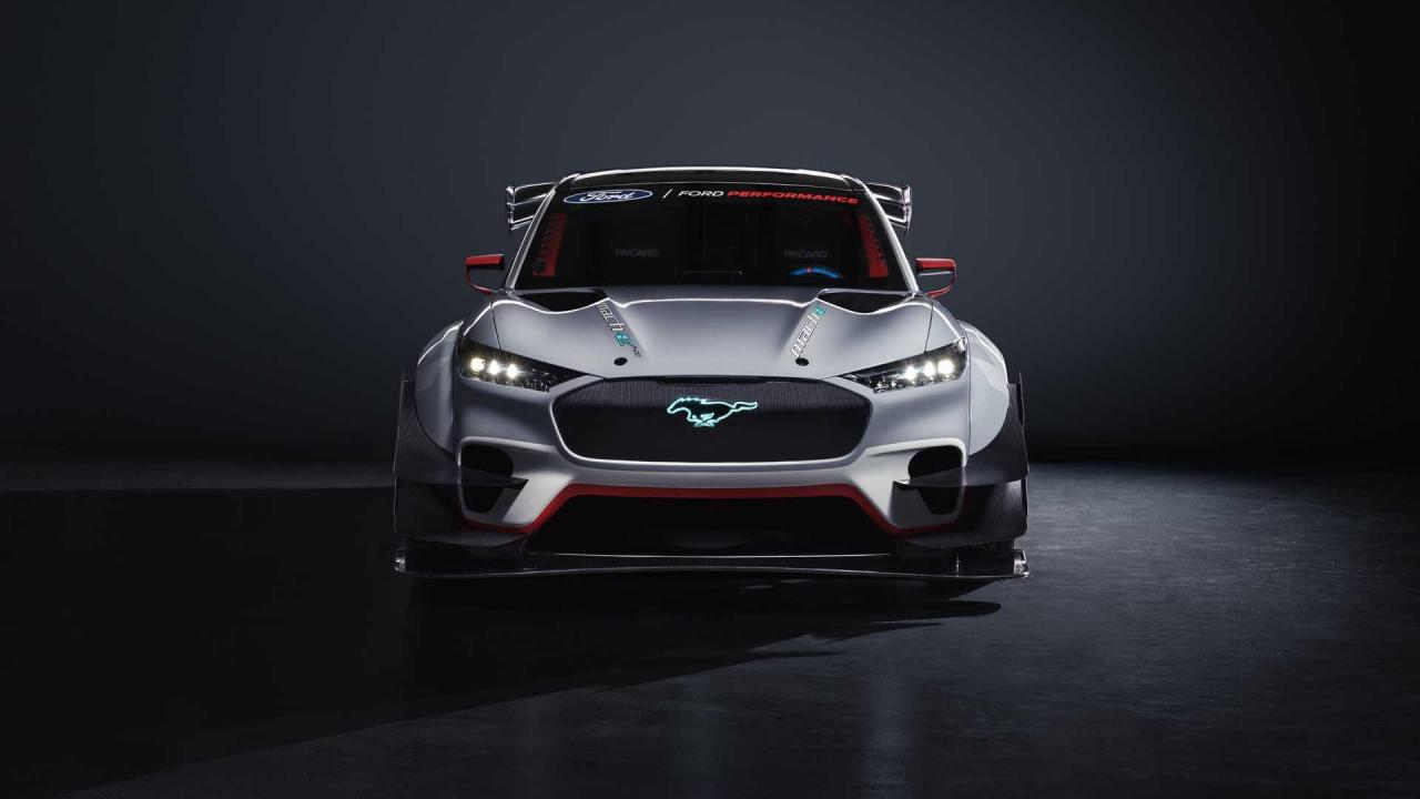 ford-mustang-mach-e-1400-front-close.jpg