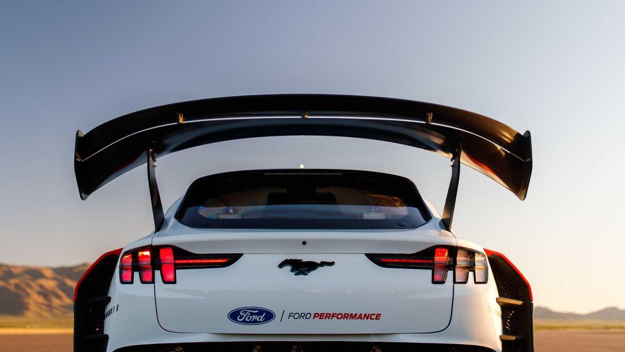 ford-mustang-mach-e-1400-large-wing.jpg