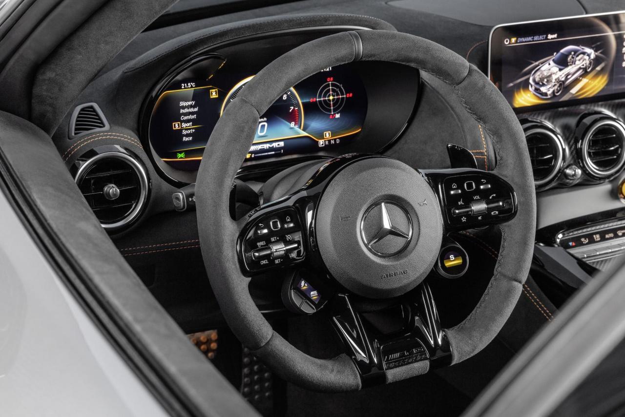mercedes-benz-amg-gt_100752380_h.jpg