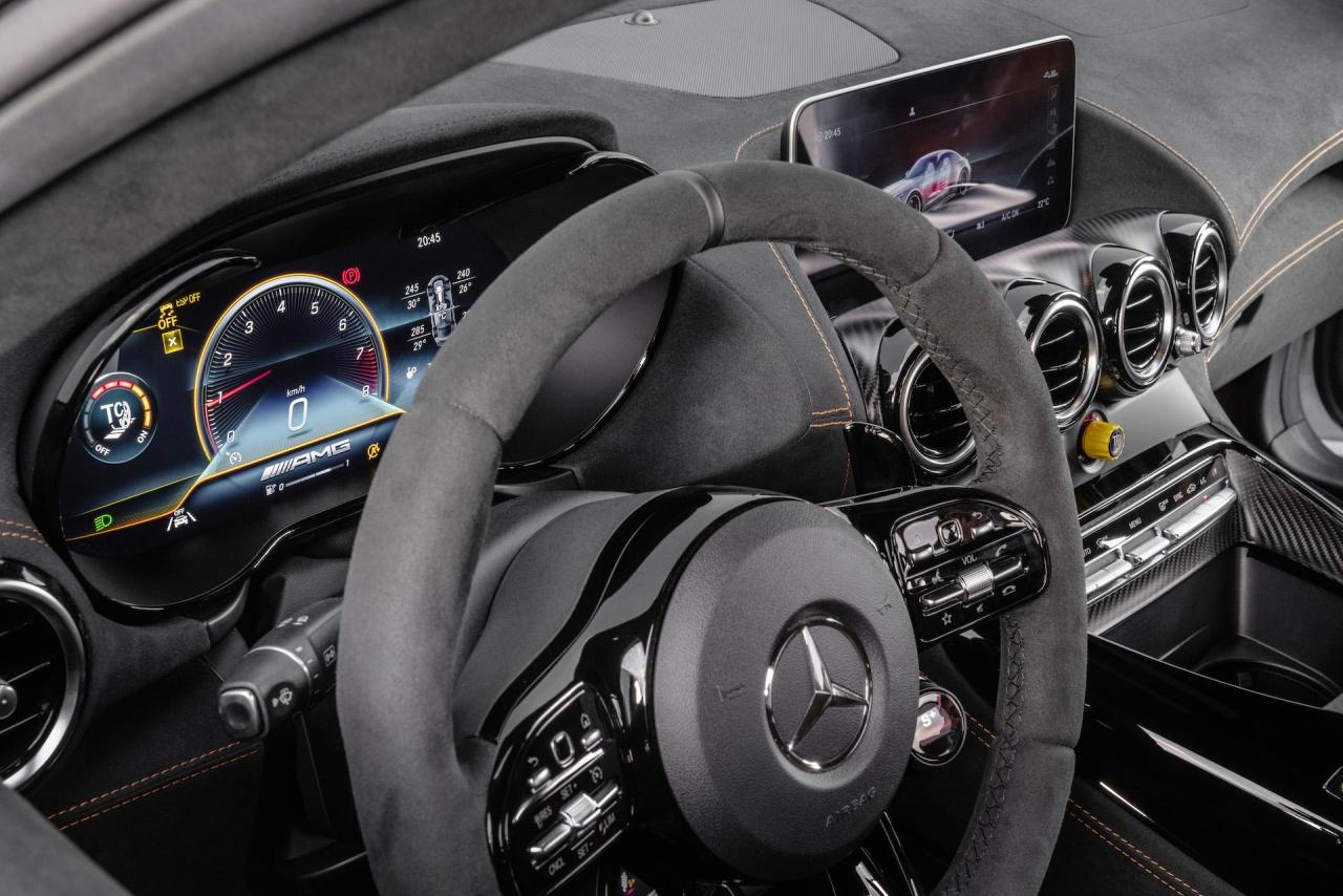 mercedes-benz-amg-gt_100752381_h.jpg