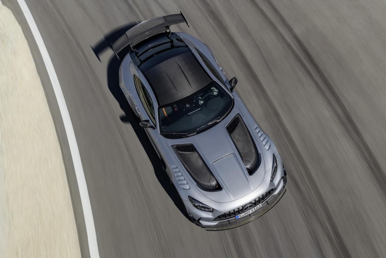mercedes-benz-amg-gt_100752420_h.jpg