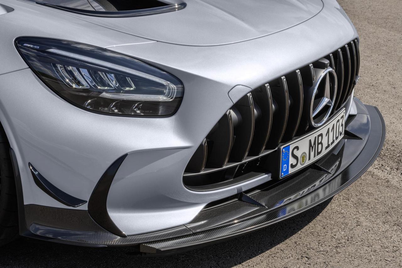 mercedes-benz-amg-gt_100752422_h.jpg
