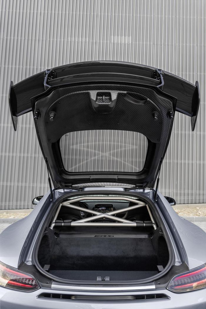mercedes-benz-amg-gt_100752434_h.jpg