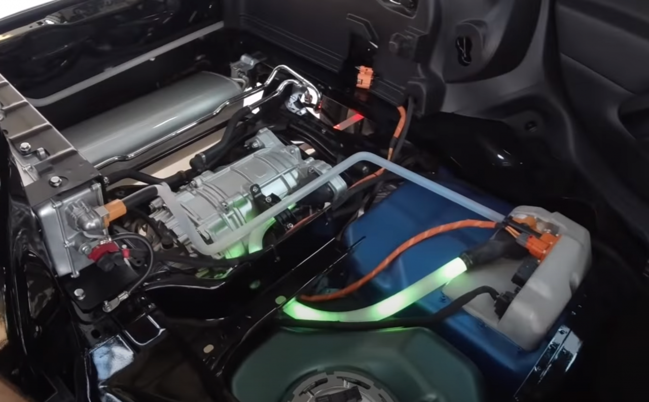 jeep renegade ibrida batteria e motore posteriore (1).png
