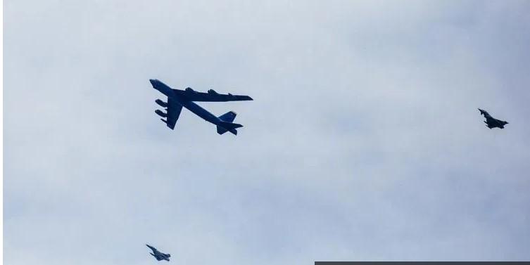 1506389769_b52-hintercep-su-27.jpg.353e9188e39aaa03b526c724d9a42597.jpg