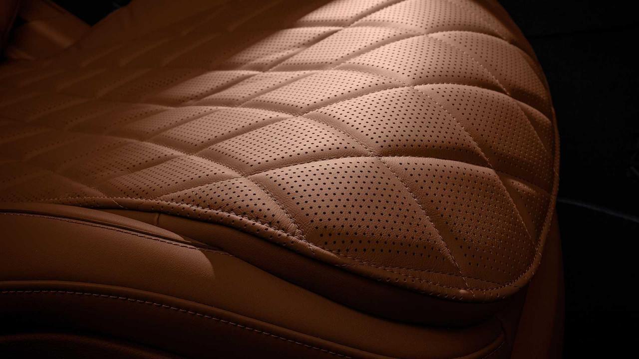 2021-mercedes-benz-s-class-interior-details (2).jpg