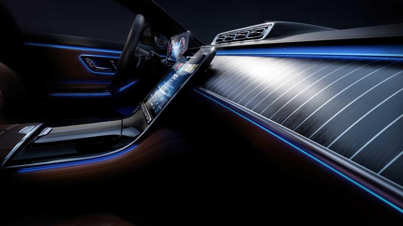 2021-mercedes-benz-s-class-ambient-lighting (1).jpg