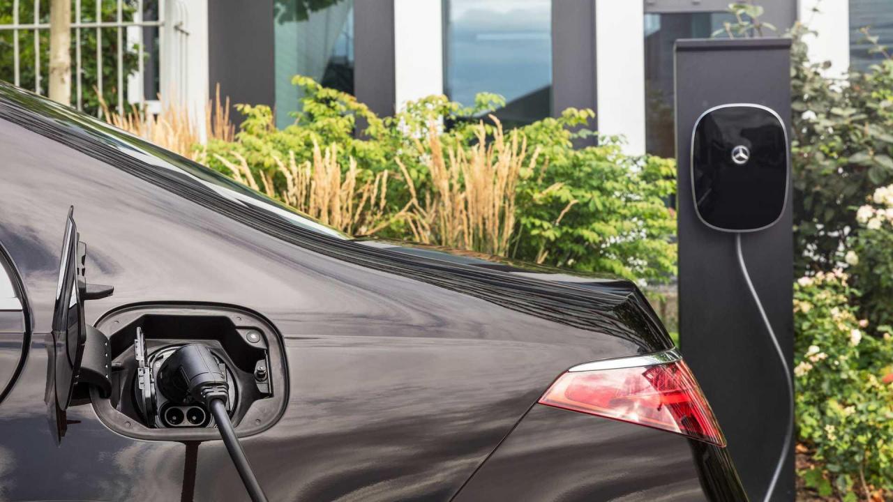 1295331182_2021-mercedes-benz-s580e-plug-in(8).thumb.jpg.b968e41f188b142ceaad5a37b7b07060.jpg