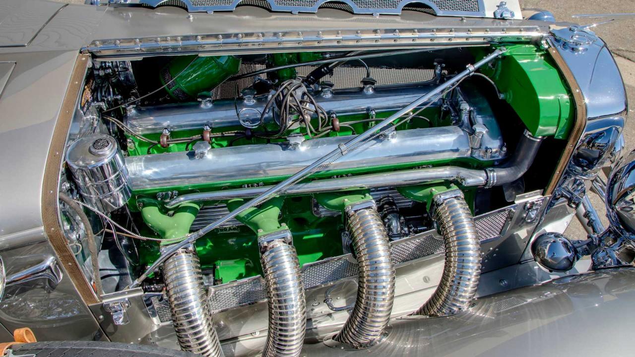 1932-duesenberg-model-j-torpedo-berline-by-rollston.jpg