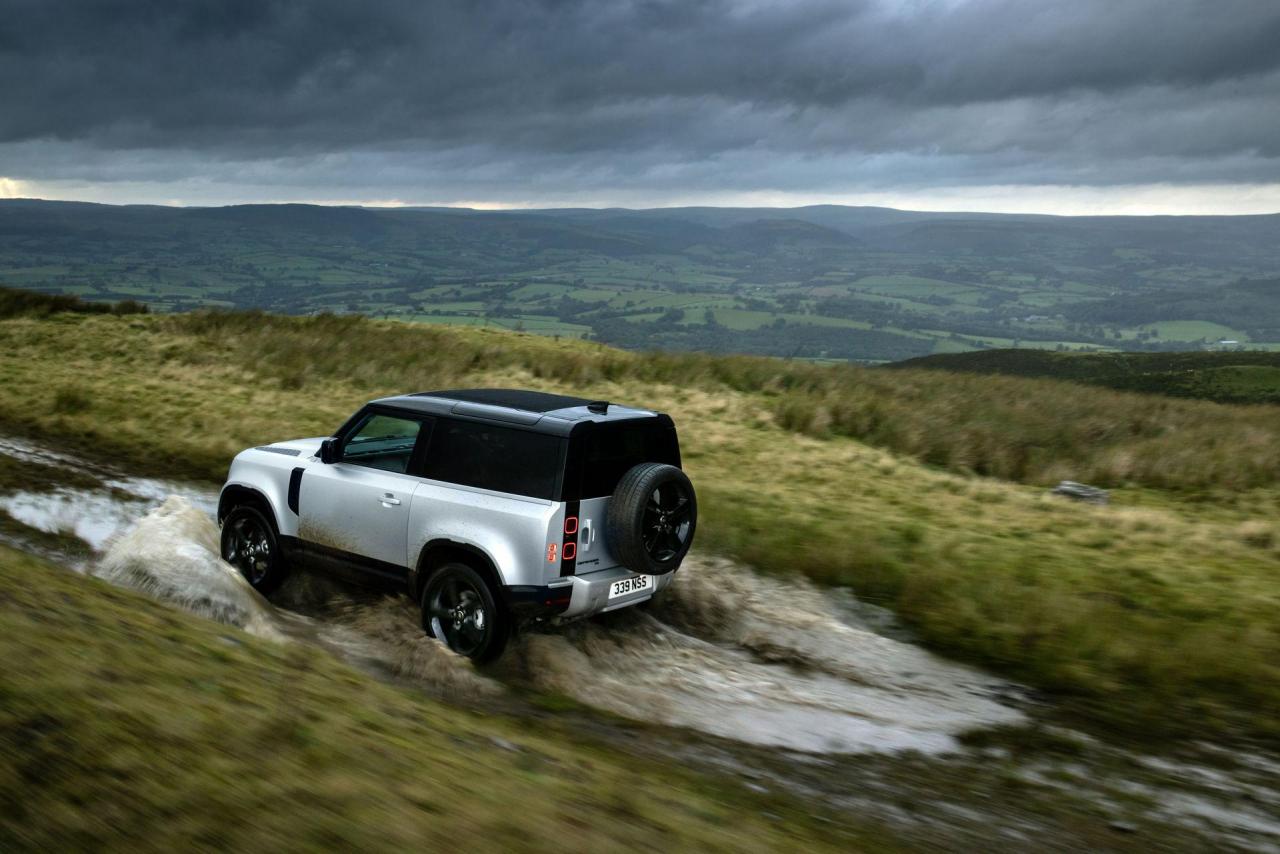 2021-Land-Rover-Defender-26.jpg