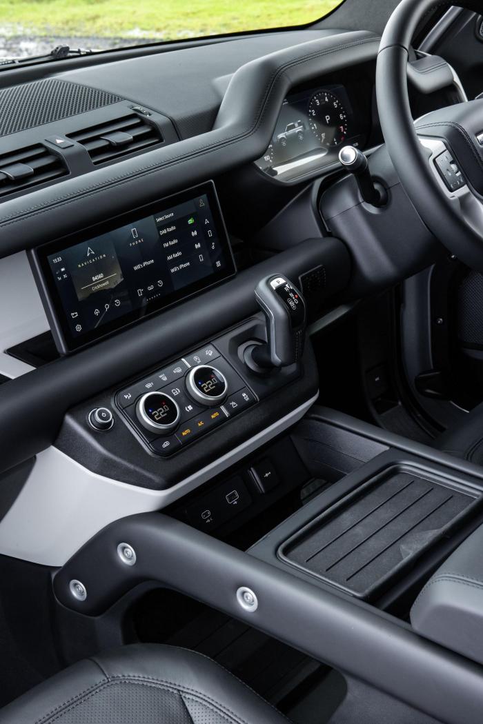 2021-Land-Rover-Defender-42.jpg