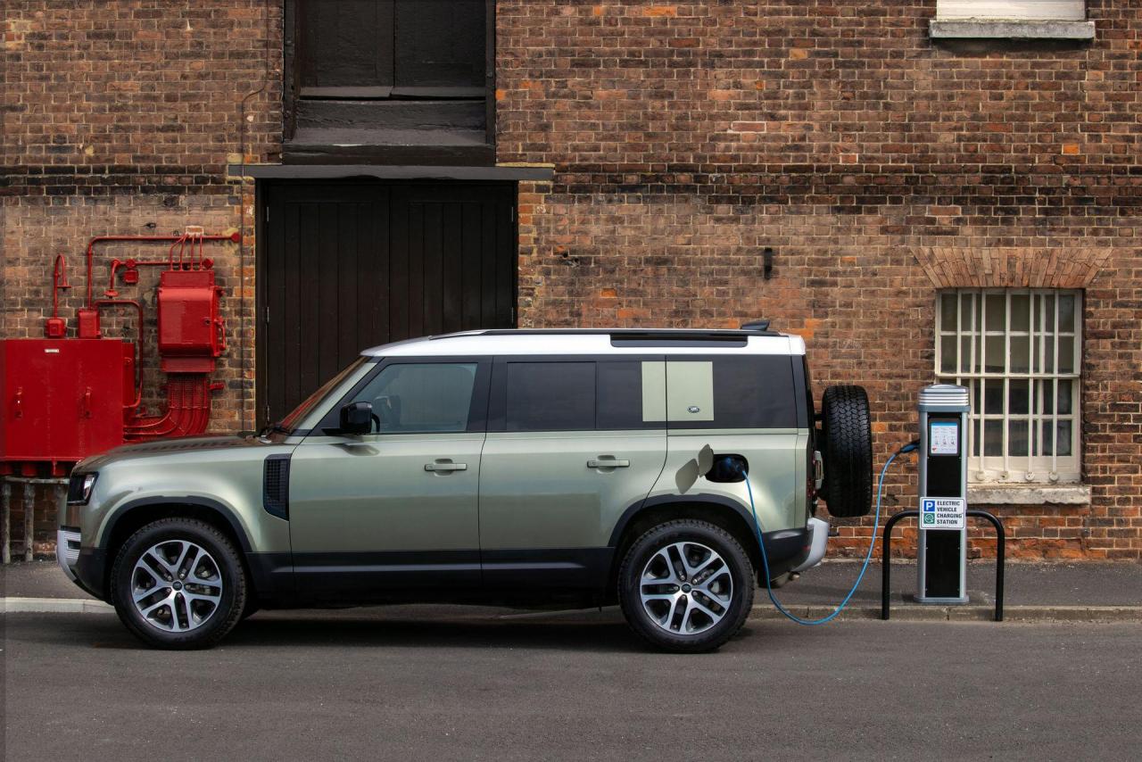 2021-Land-Rover-Defender-63.jpg