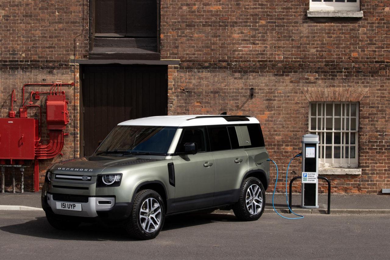 2021-Land-Rover-Defender-64.jpg