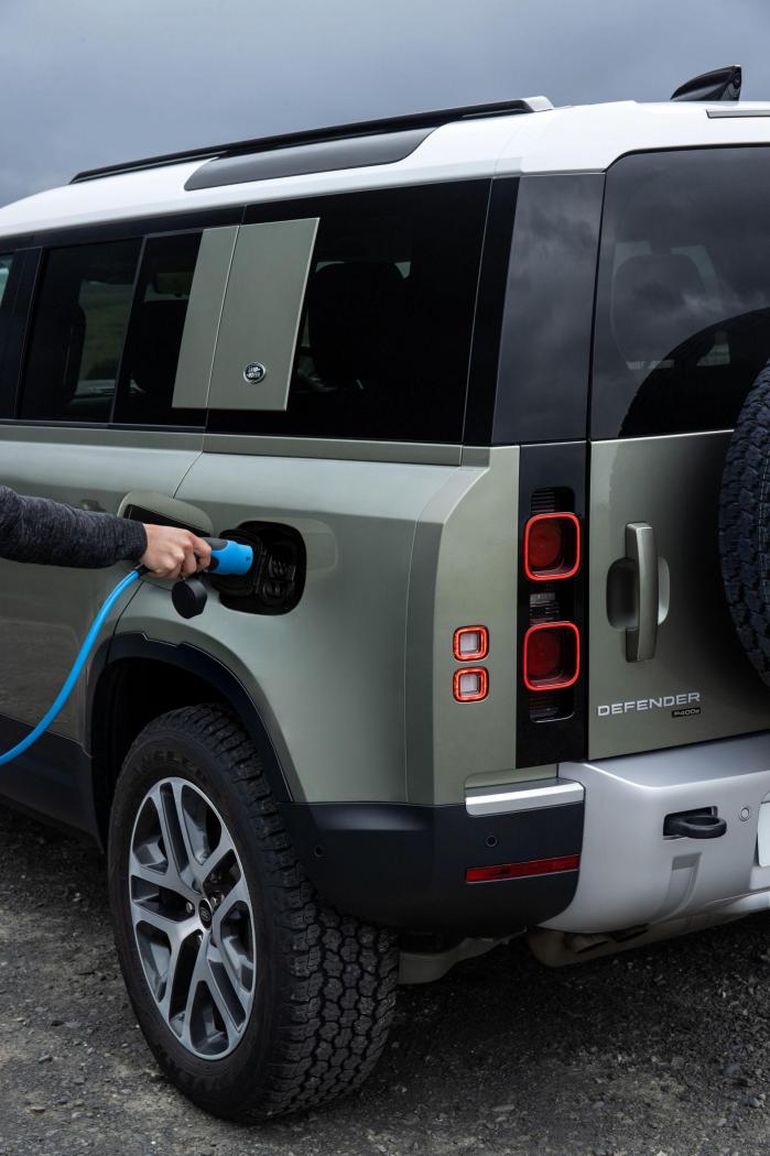 2021-Land-Rover-Defender-89.jpg