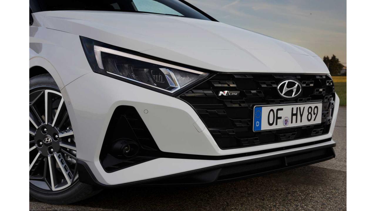 2021-hyundai-i20-n-line-grille.jpg