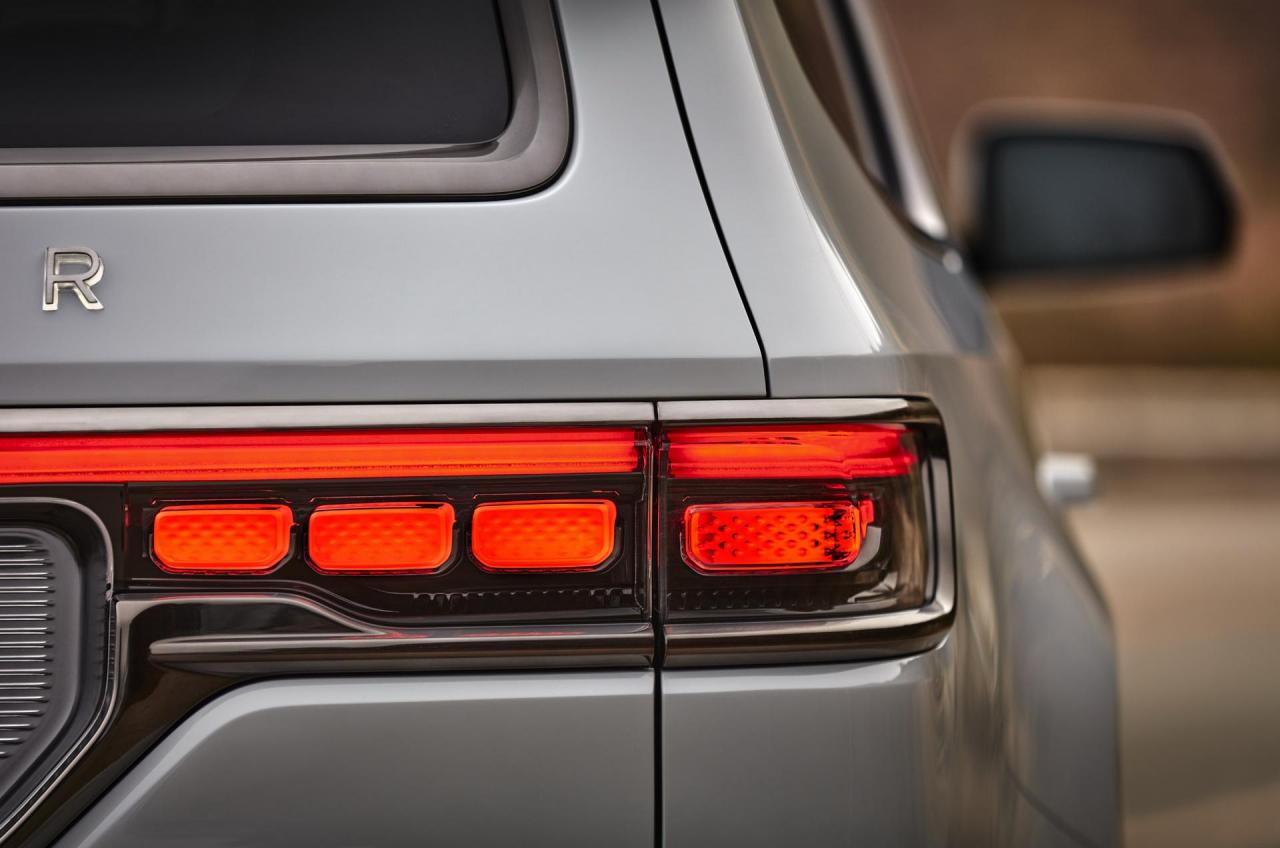 2022-Jeep-Grand-Wagoneer-Concept-29.jpg