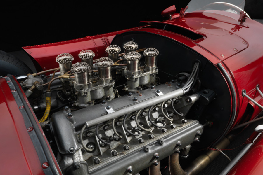 Lancia-D50-engine1-900x600.jpg.00f7395e5f7b434261b7c60deb0d53e2.jpg