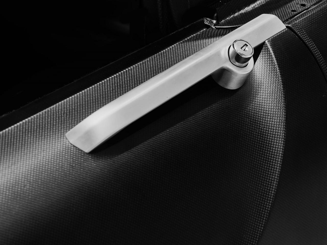 Polestar-P1800-Teaser-04.jpg