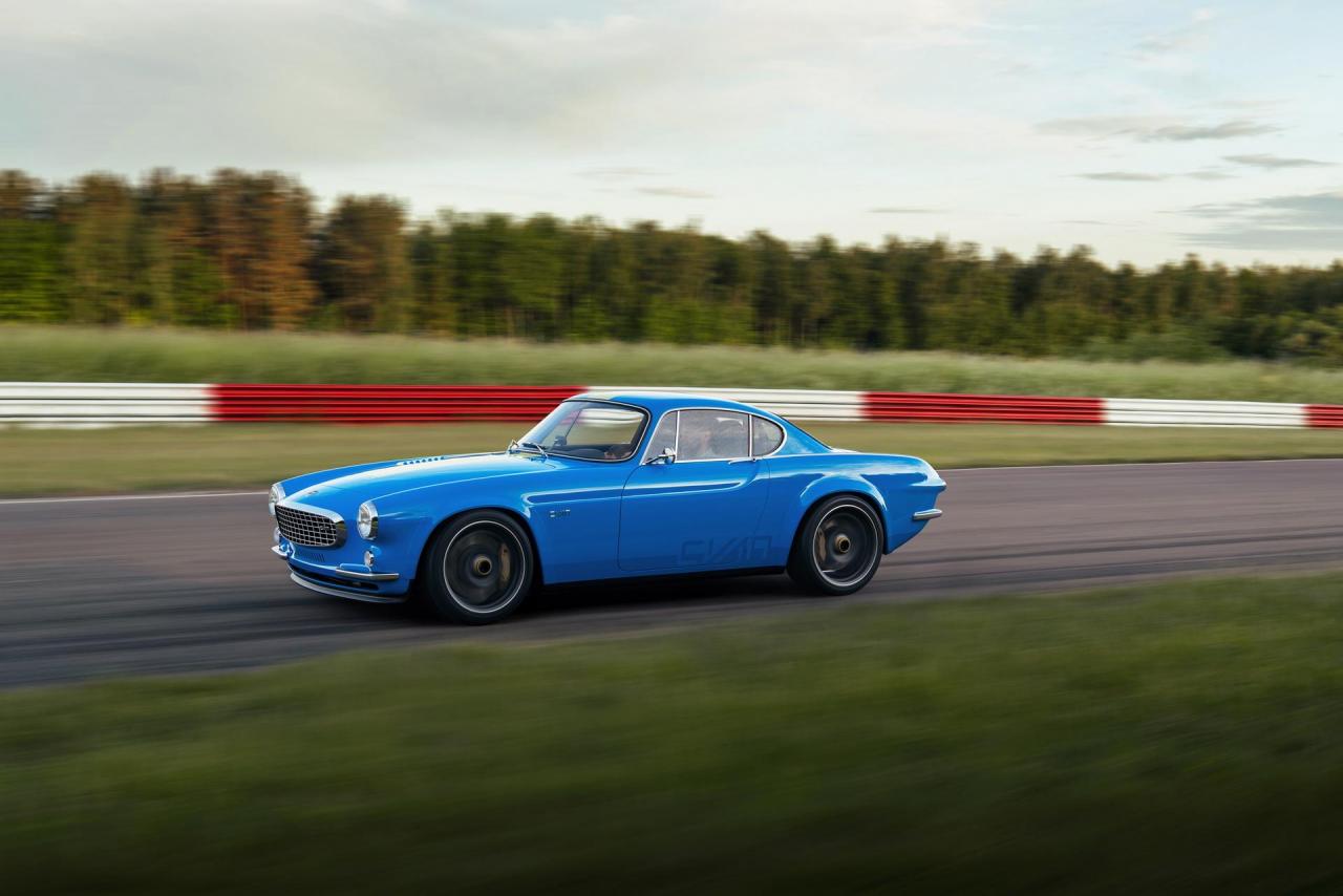 Volvo-P1800-Cyan-03.jpg