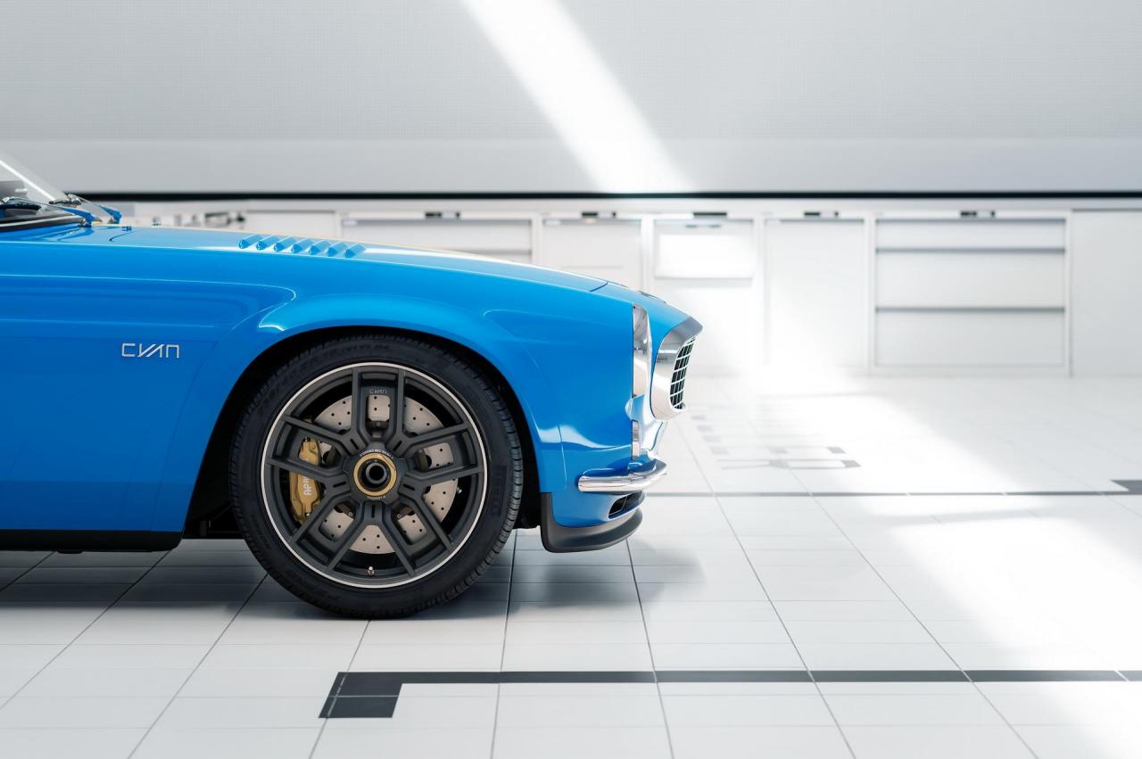 Volvo-P1800-Cyan-10.jpg