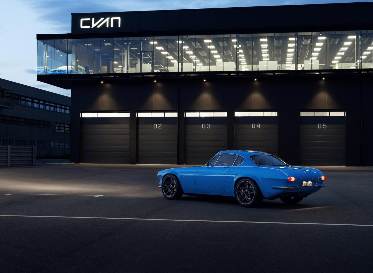 Volvo-P1800-Cyan-17.jpg