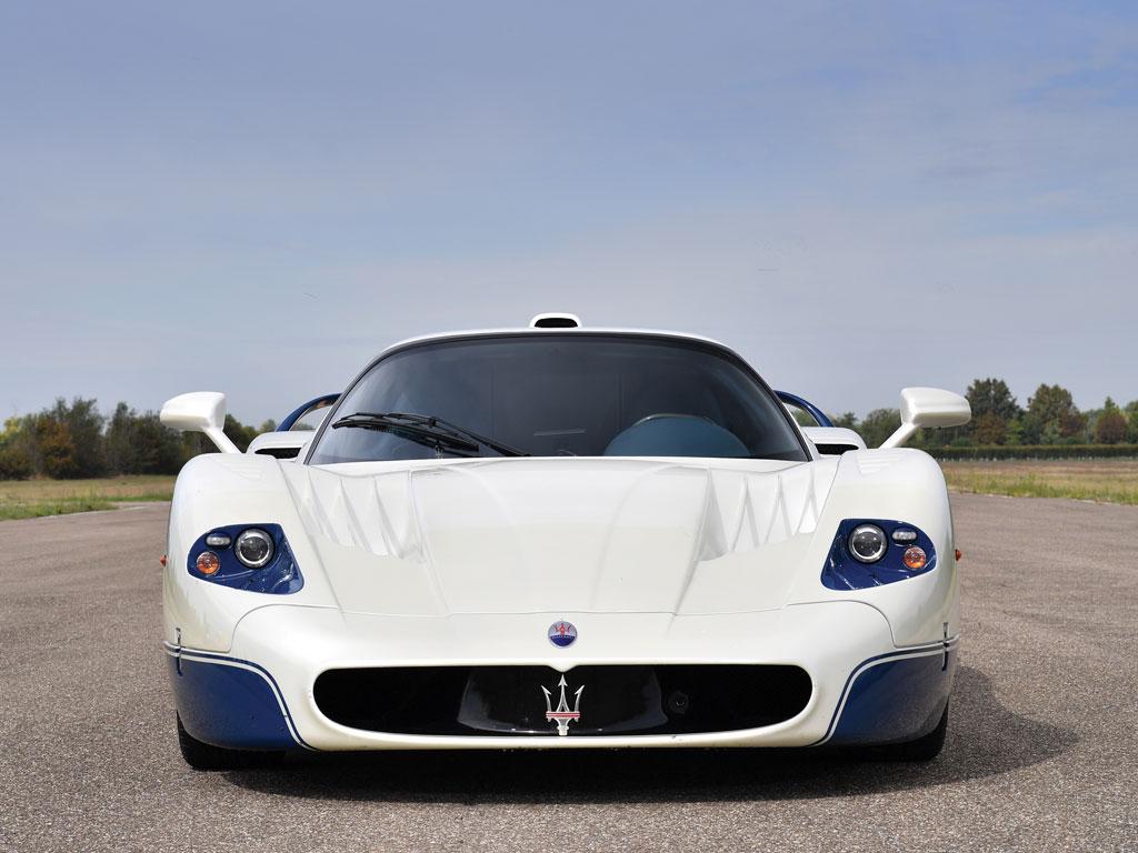 maserati-mc12-01.jpg.468149145e378e878a943ddb49d38944.jpg
