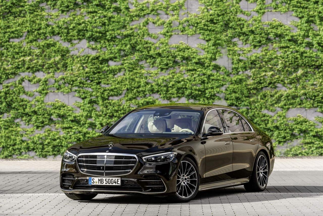 mercedes_s_class_2021_130.jpg