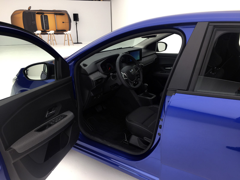 010-dacia-sandero-acceso-delantero.jpg.992675e15ee74321b1012d75b389ee86.jpg