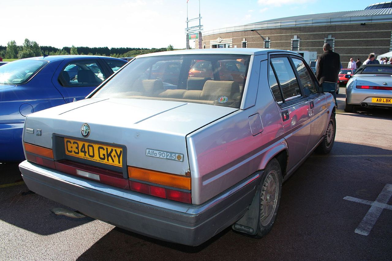 1280px-Lancia_Motor_Club_AGM_2006_-_ALFA_90_2.5_IMG_8267_-_Flickr_-_tonylanciabeta.jpg.6a75cd0cd97c8d17831deef15a8a13de.jpg
