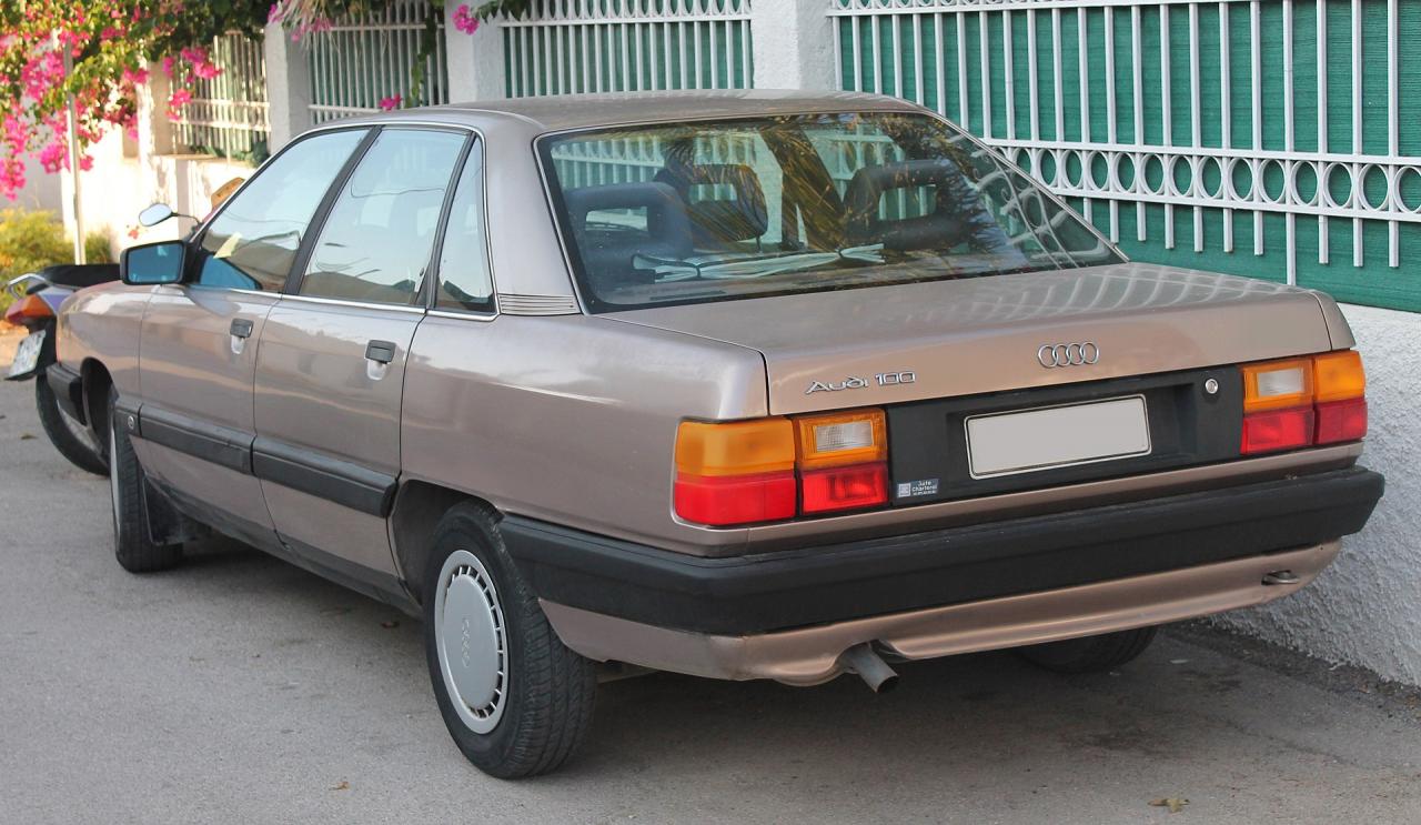 1920px-Mint_Audi_100_(1982-91)_(10629241944).thumb.jpg.32861945e3ab4d2095f22eaf7d476a87.jpg