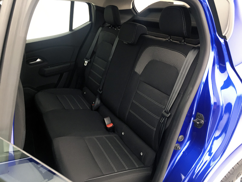 Dacia-Sandero-asiento-posterior.jpg.7788b83efc6d56c31570b101858113c6.jpg
