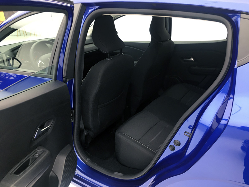 Dacia-Sandero-vano-entrada.jpg.a694aa251894e5f94ec104a2fdad187d.jpg