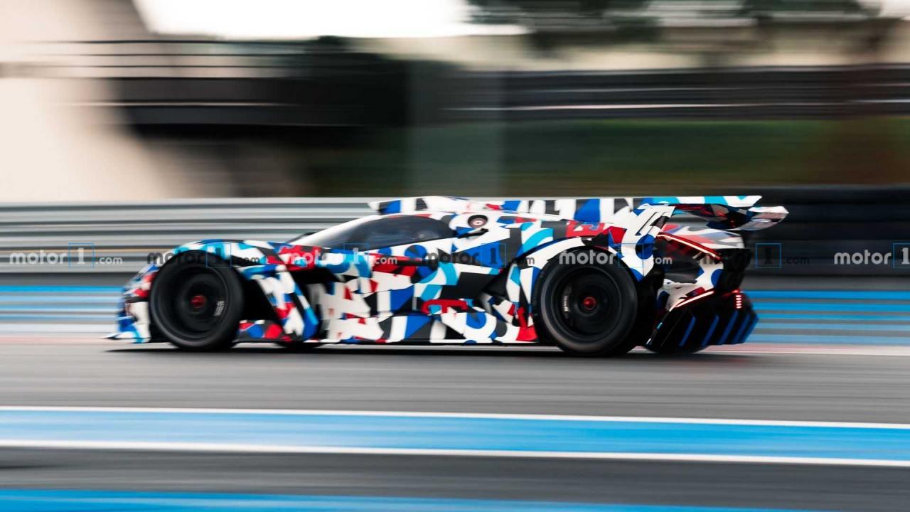 bugatti-one-off-spy-photo-lateral.thumb.jpg.cbdc6adec221c7452b3295ff1bd12edf.jpg