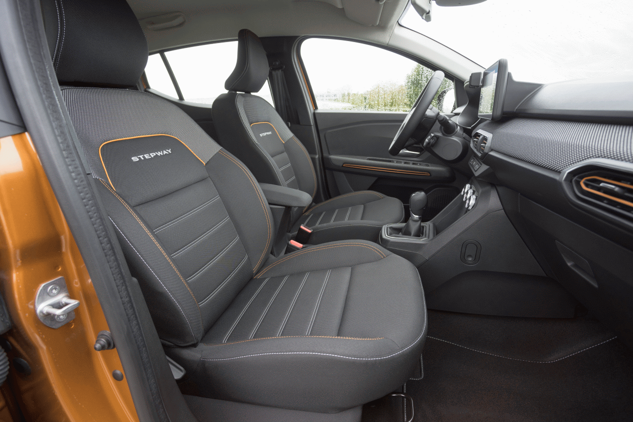 dacia-sandera-stepway-3-vs-citroen-c3-23.gif.d9fdf0ddc29a500d793e473737ac4074.gif