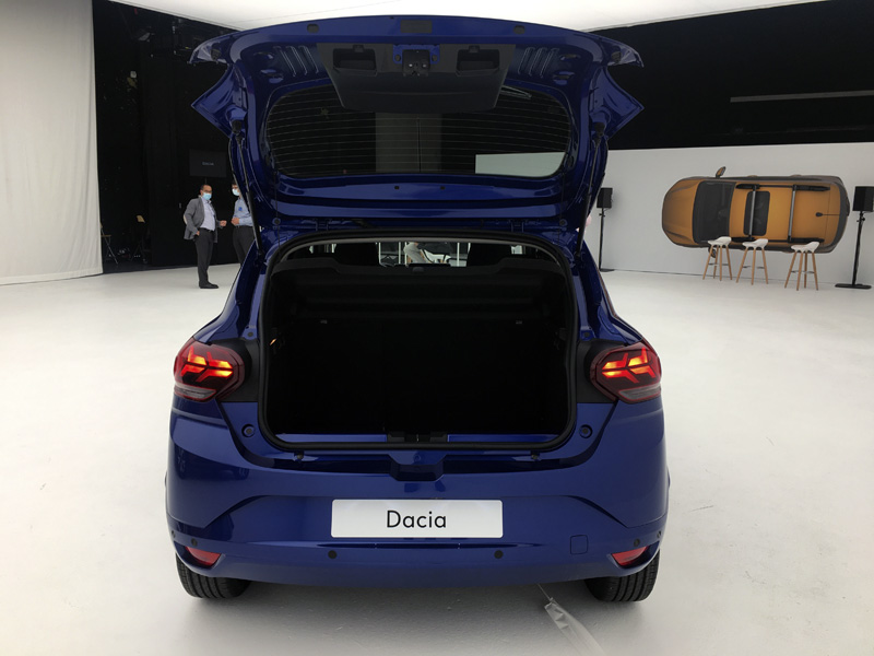 dacia-sandero-apertura-maletero.jpg.097ad21c5a679a4ebff0b544861853ec.jpg
