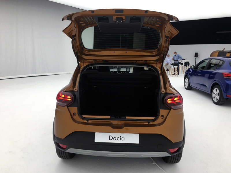 dacia-sandero-stepway-maletero-derecha.jpg.cc01268483d71c9ce6774815ff416c52.jpg