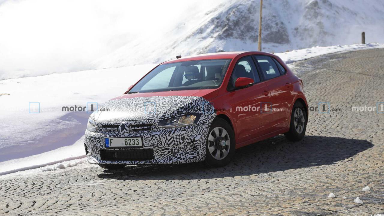 skoda-fabia-test-mule-spy-photo-exterior.thumb.jpg.5ca672cee345e98a37fb260653b0d790.jpg