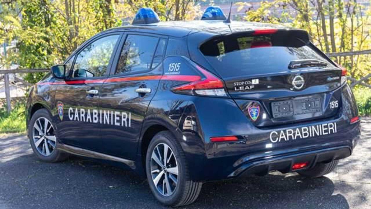 1364814286_il-ministro-costa-consegna-nissan-leaf-e-subaru-forester-ai-carabinieri(3).thumb.jpg.3d0cb39ceeb3802032d8e891ff32e299.jpg