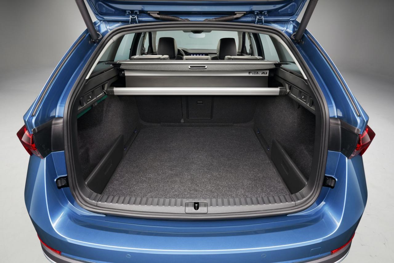 2020-Skoda-Octavia-Scout-20.jpg