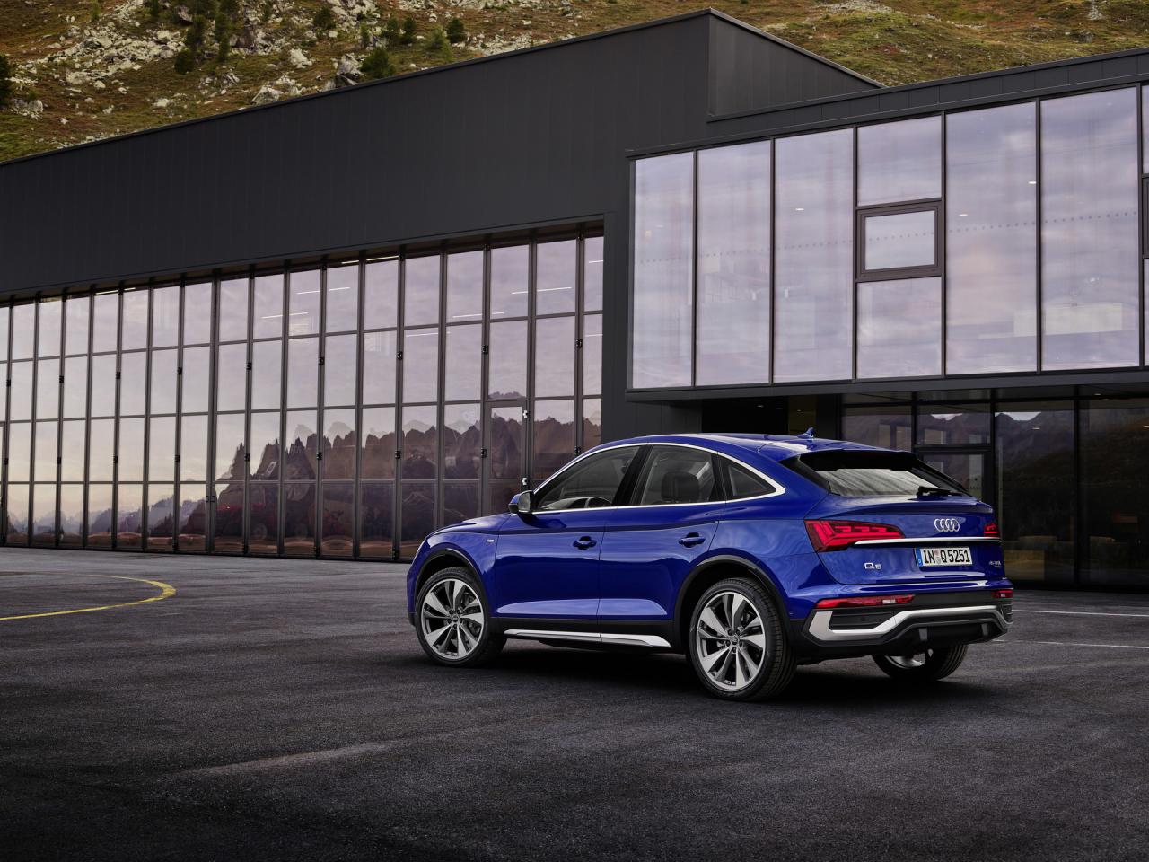 2021-Audi-Q5-Sportback-64.jpg