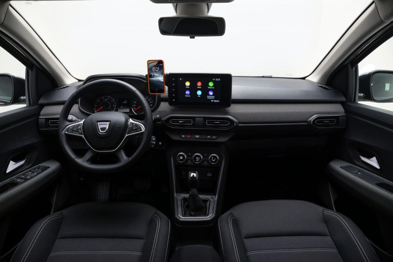 2021-Dacia-Logan-17.jpg