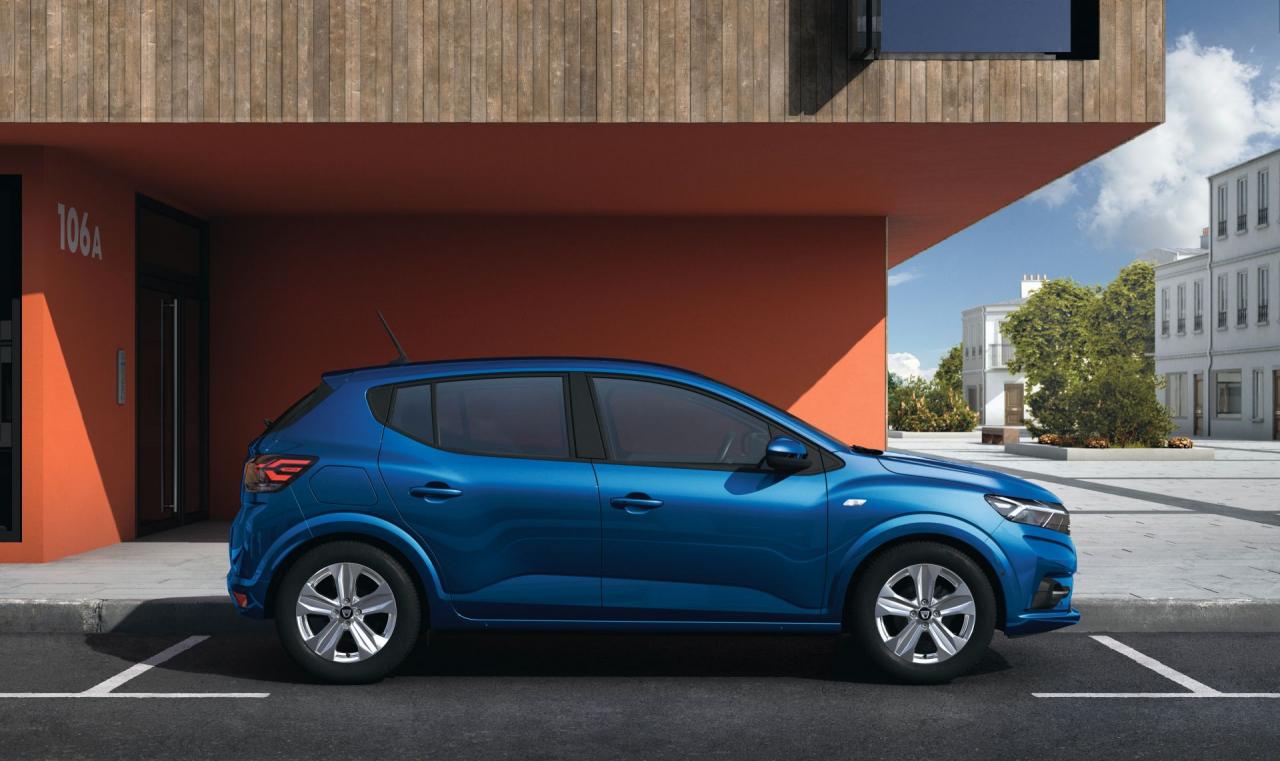 2021-Dacia-Sandero-1.jpg