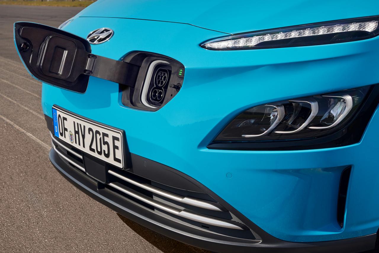 2021-Hyundai-Kona-Electric-12.jpg