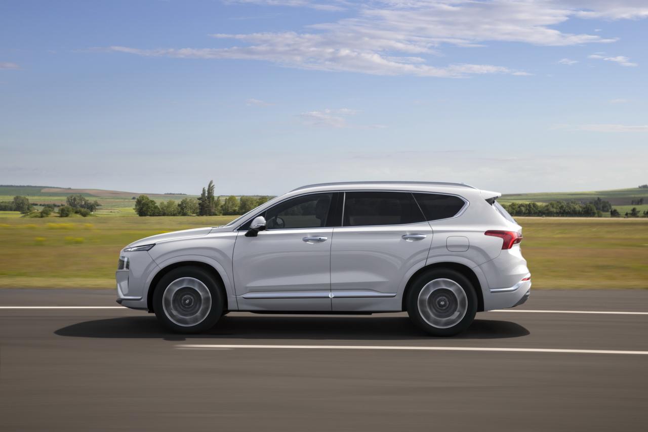 2021-Hyundai-Santa-Fe-11-1.jpg
