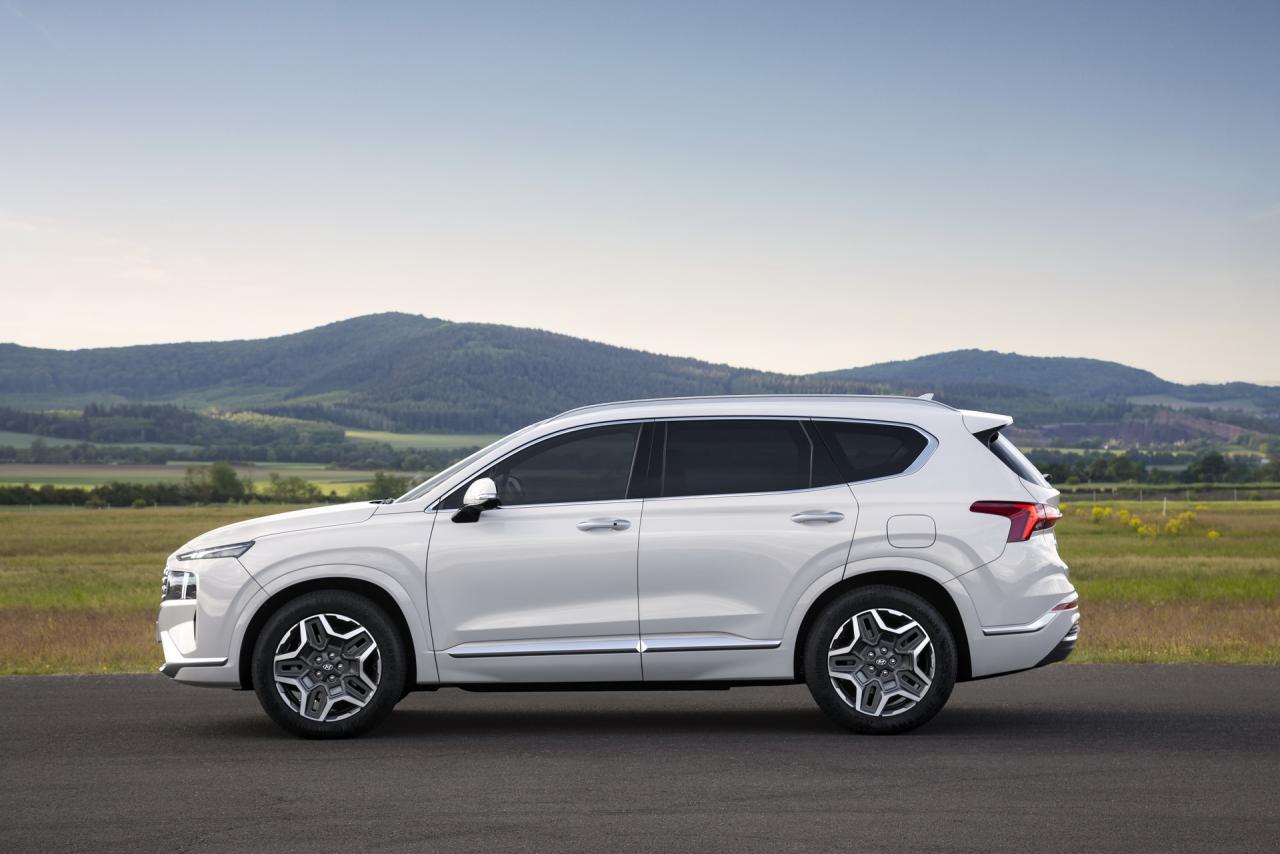 2021-Hyundai-Santa-Fe-16-1.jpg