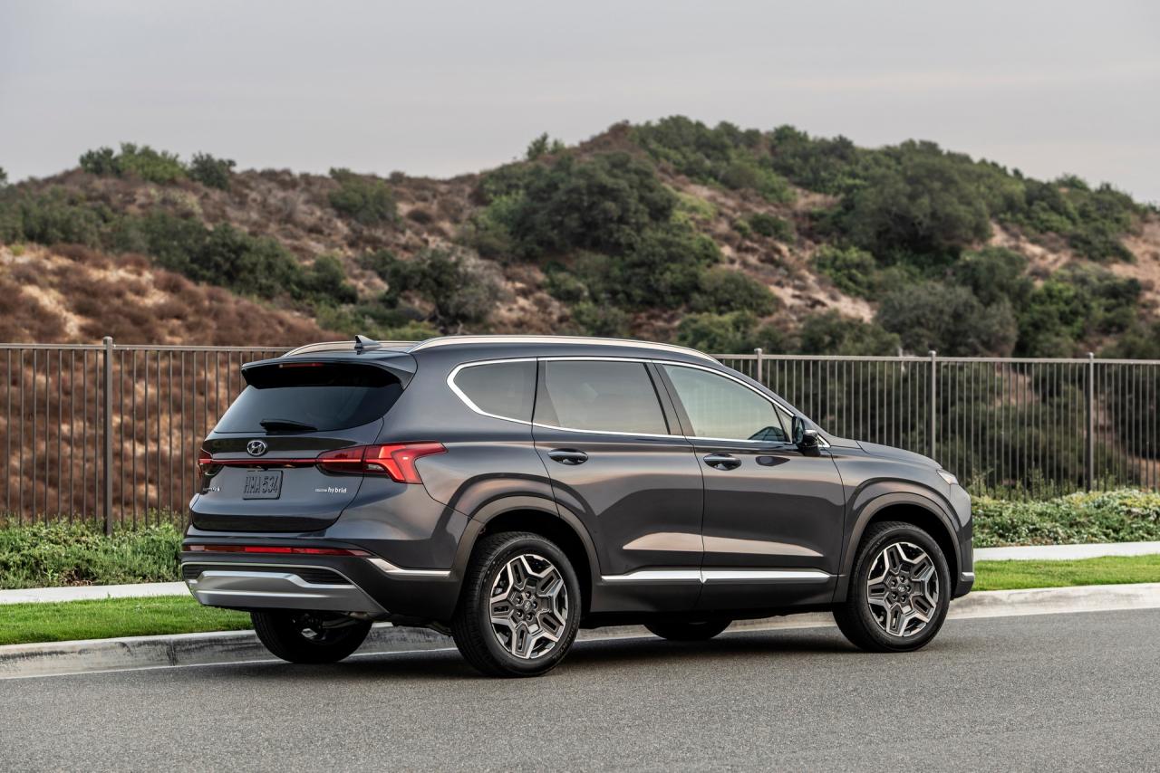 2021-Hyundai-Santa-Fe-28.jpg