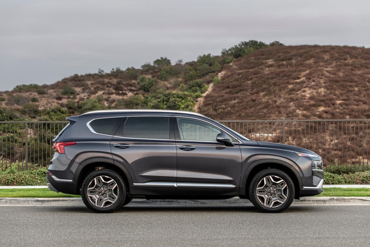 2021-Hyundai-Santa-Fe-29.jpg